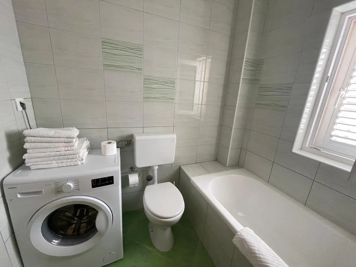 Petros Apartments Pag 파그