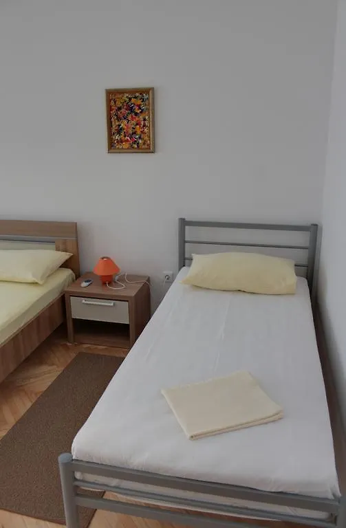 Petros Apartments Pag 파그